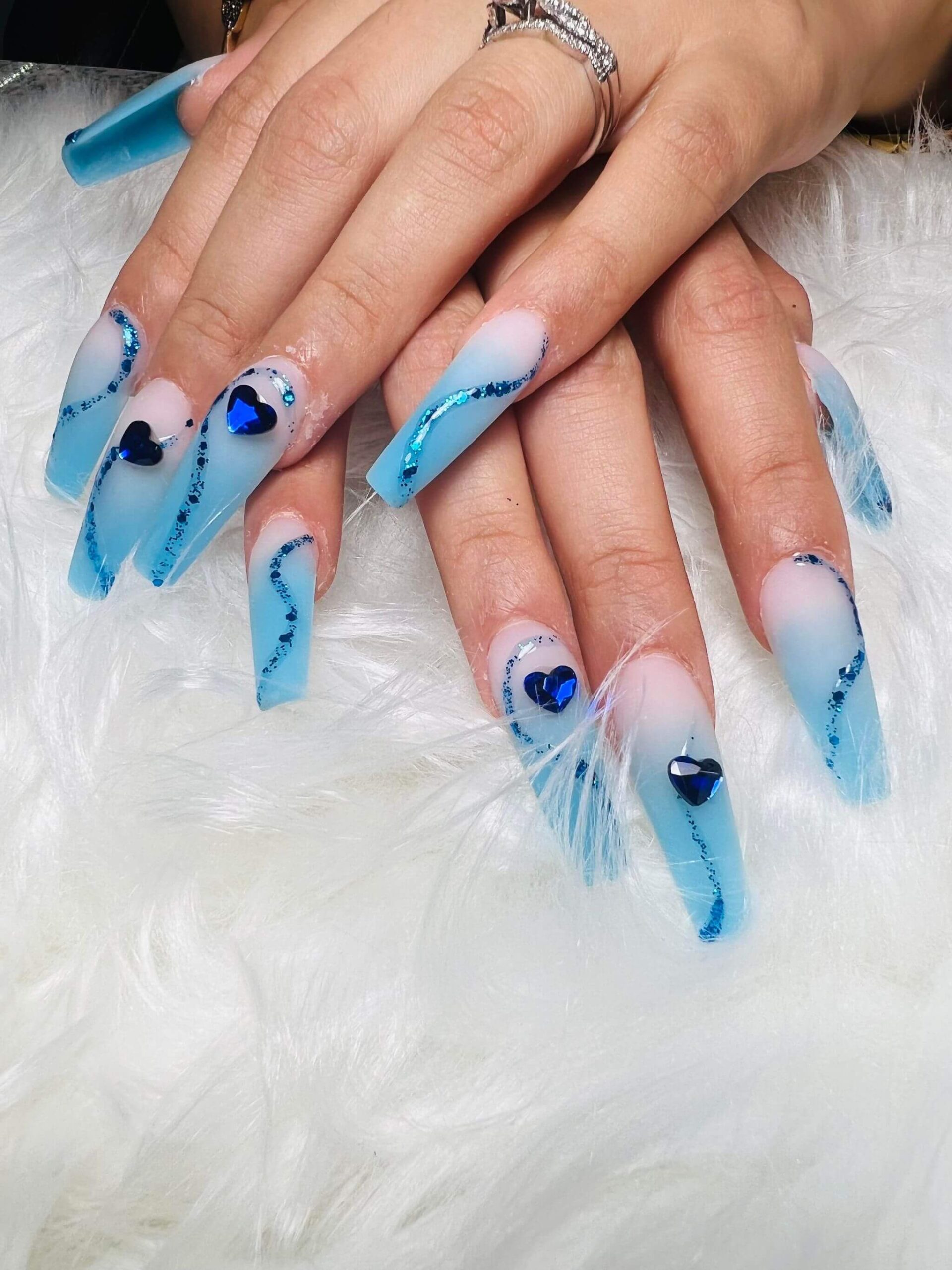 MV Nails nail design gallery